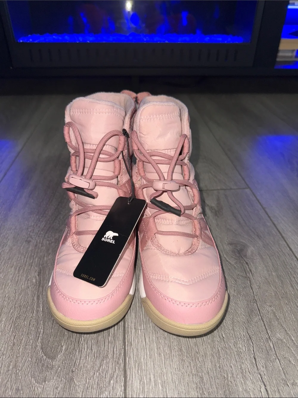 NWT Sorel Whitney Girls Short Pink Lace-Up Insulated Winter Boot